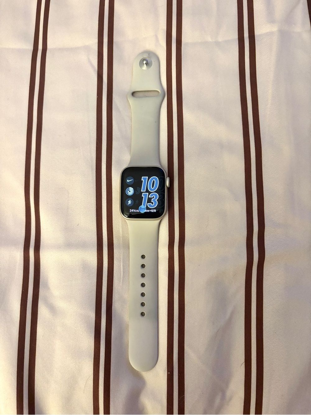 Apple White Smartwatch with Silicone Band SE2 40mm